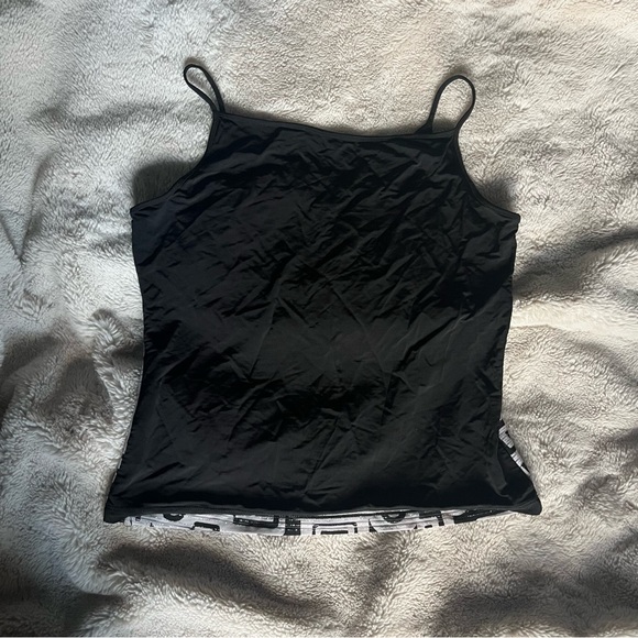 Going out top - Picture 2 of 2